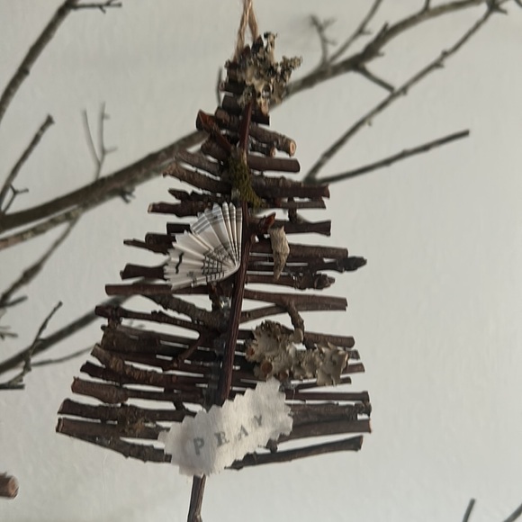 HANDCRAFTED ORNAMENTS - Picture 2 of 7